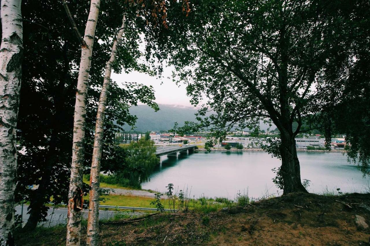 Setnes Feriesenter Hostel Veblungsnes Екстериор снимка
